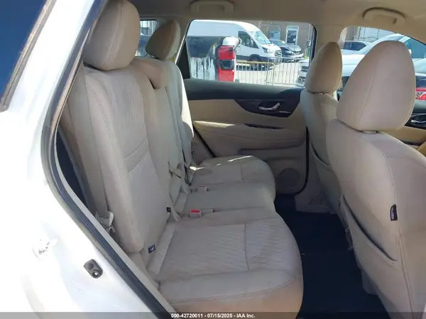 5N1AT2MT1HC785078 2017 NISSAN ROGUE - Image 8