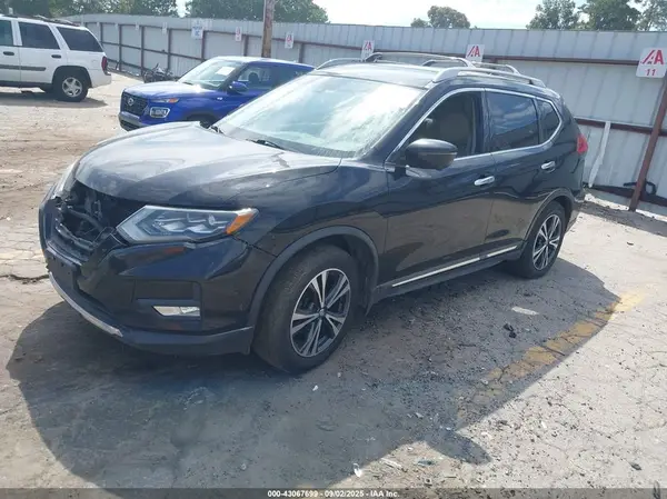 5N1AT2MT1HC790801 2017 NISSAN ROGUE - Image 2