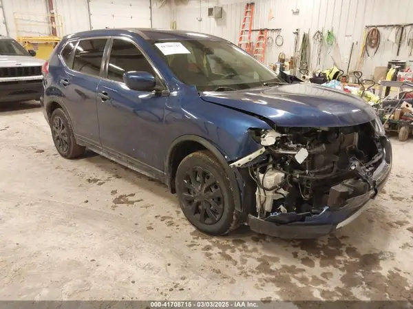 5N1AT2MT1HC794587 2017 NISSAN ROGUE - Image 1