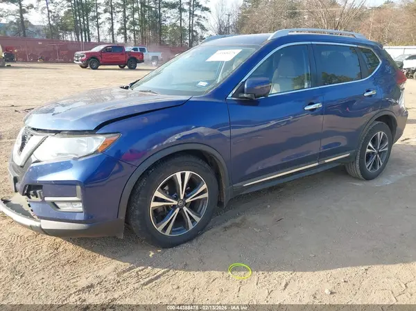 5N1AT2MT1HC798610 2017 NISSAN ROGUE - Image 2