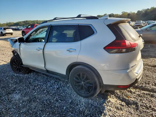 5N1AT2MT1HC810934 2017 NISSAN ROGUE - Image 2