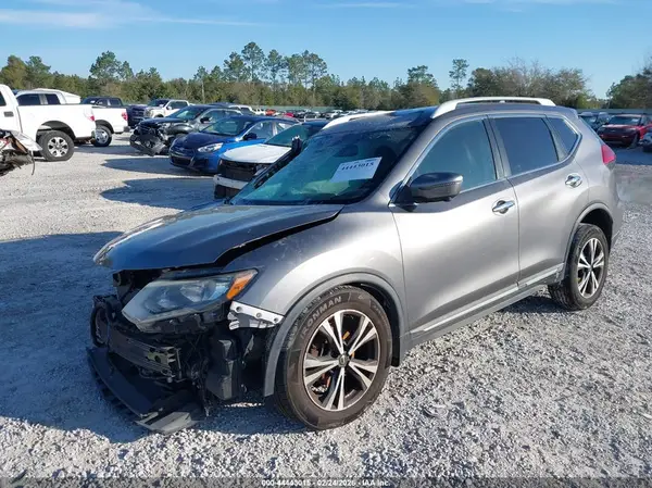 5N1AT2MT1HC817396 2017 NISSAN ROGUE - Image 2