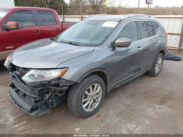5N1AT2MT1HC823036 2017 NISSAN ROGUE - Image 2