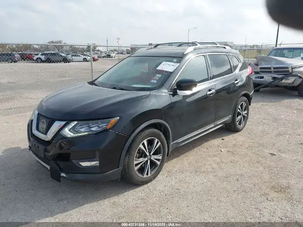 5N1AT2MT1HC827636 2017 NISSAN ROGUE - Image 2