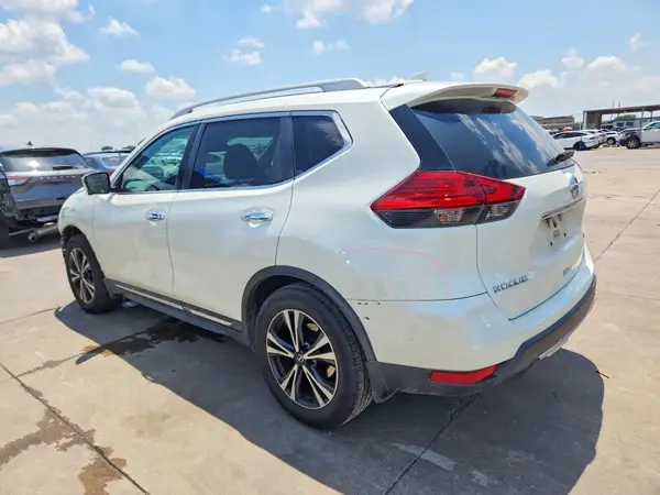 5N1AT2MT1HC829824 2017 NISSAN ROGUE - Image 2