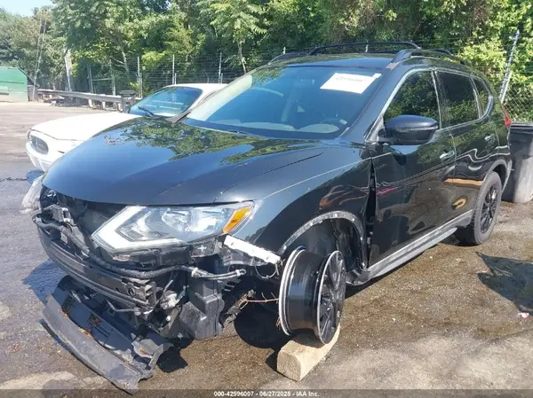 5N1AT2MT1HC829841 2017 NISSAN ROGUE - Image 2