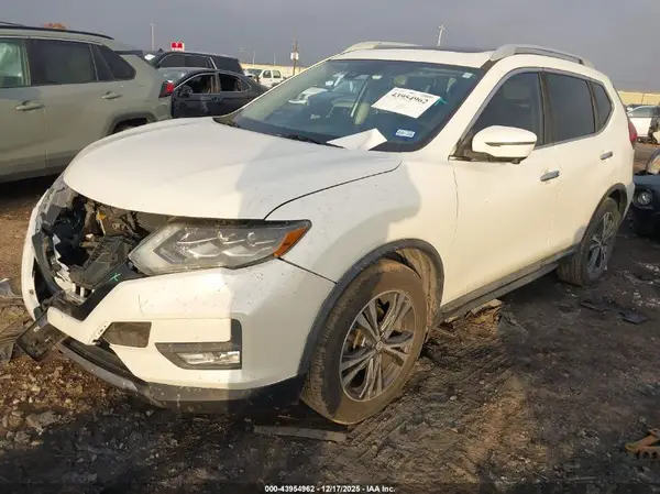 5N1AT2MT1HC830522 2017 NISSAN ROGUE - Image 2