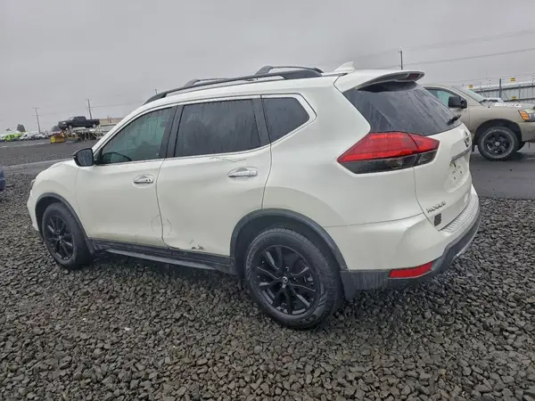 5N1AT2MT1HC832495 2017 NISSAN ROGUE - Image 2
