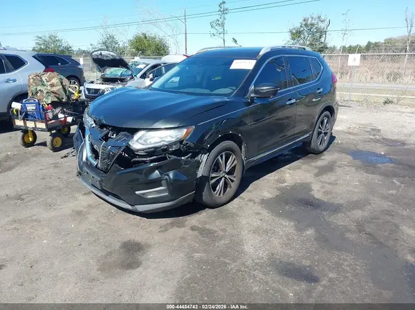 5N1AT2MT1HC838863 2017 NISSAN ROGUE - Image 2