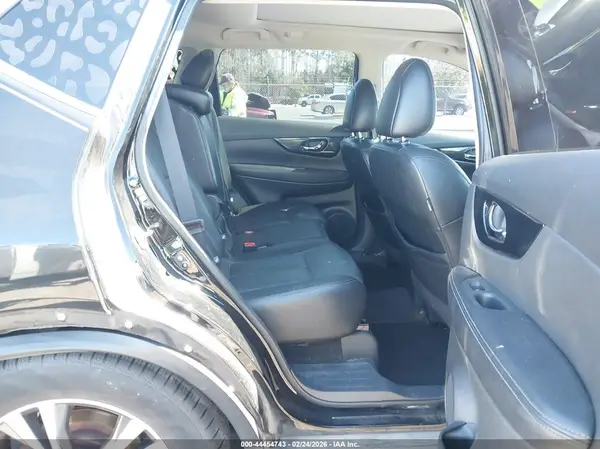 5N1AT2MT1HC838863 2017 NISSAN ROGUE - Image 8