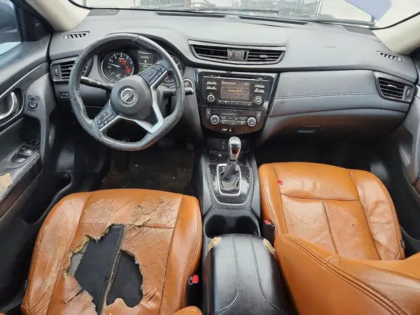 5N1AT2MT1HC840032 2017 NISSAN ROGUE - Image 8