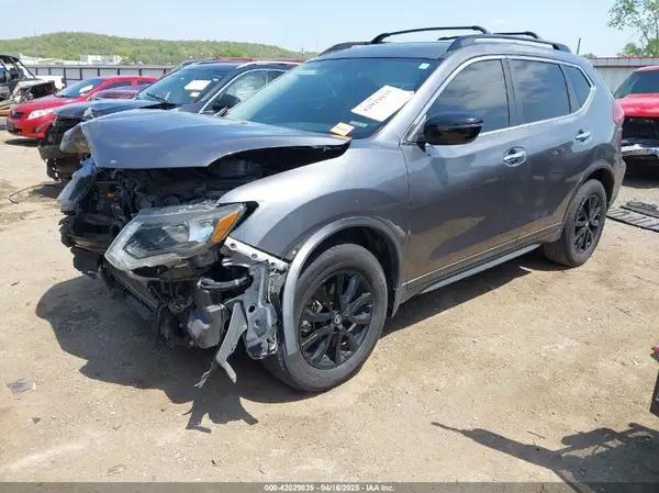5N1AT2MT1HC841438 2017 NISSAN ROGUE - Image 2
