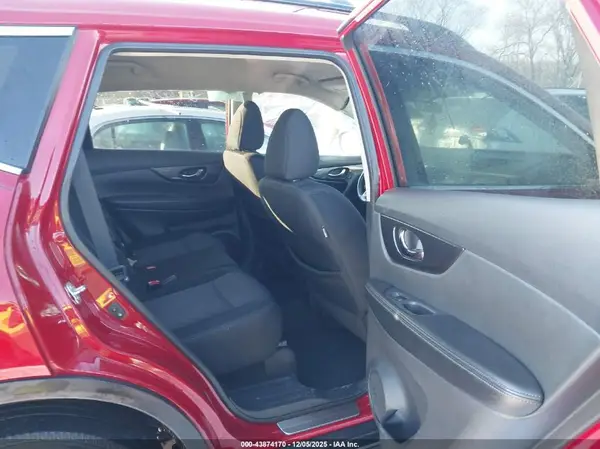 5N1AT2MT1HC841665 2017 NISSAN ROGUE - Image 8