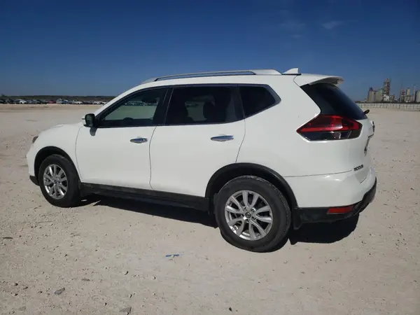 5N1AT2MT1HC844145 2017 NISSAN ROGUE - Image 2