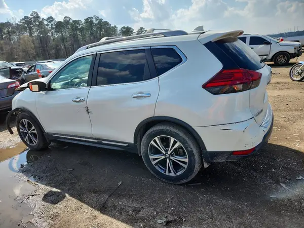 5N1AT2MT1HC849605 2017 NISSAN ROGUE - Image 2