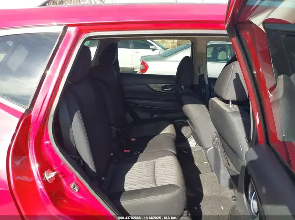 5N1AT2MT1HC859843 2017 NISSAN ROGUE - Image 8