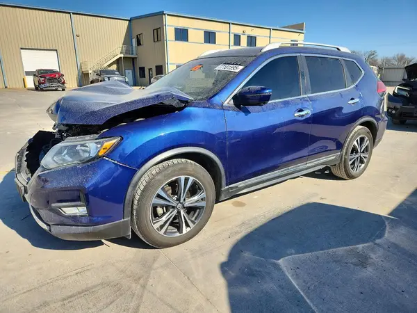 5N1AT2MT1HC860796 2017 NISSAN ROGUE - Image 1