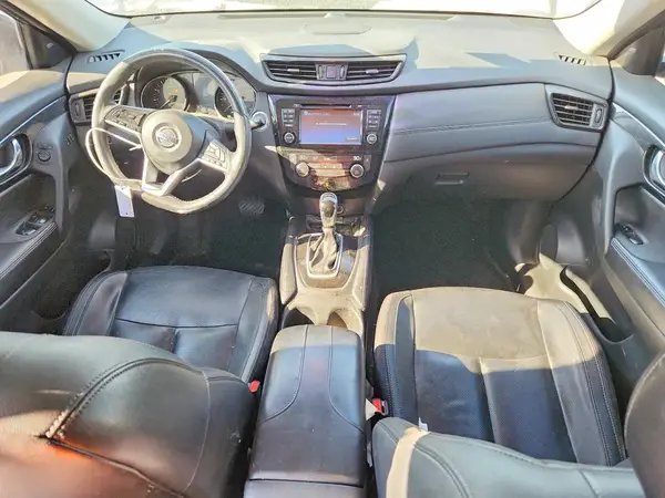 5N1AT2MT1HC860796 2017 NISSAN ROGUE - Image 8