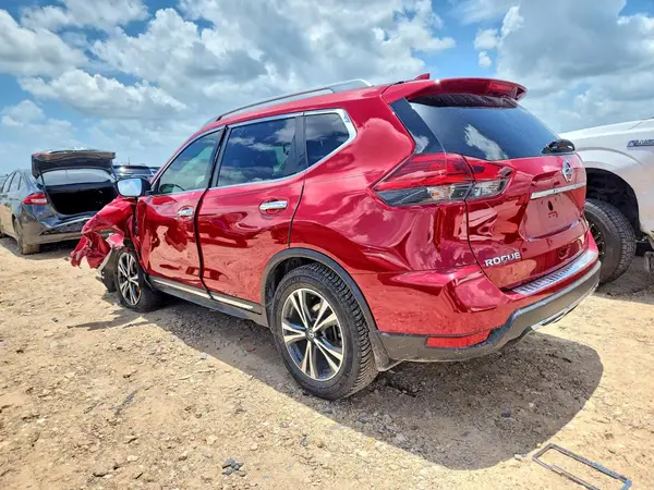 5N1AT2MT1HC862838 2017 NISSAN ROGUE - Image 2