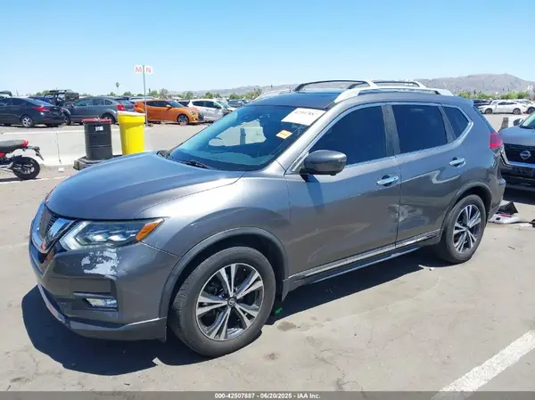 5N1AT2MT1HC866601 2017 NISSAN ROGUE - Image 2