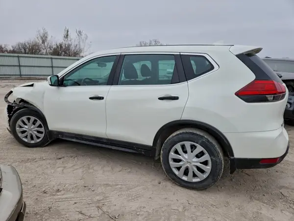 5N1AT2MT1HC866890 2017 NISSAN ROGUE - Image 2