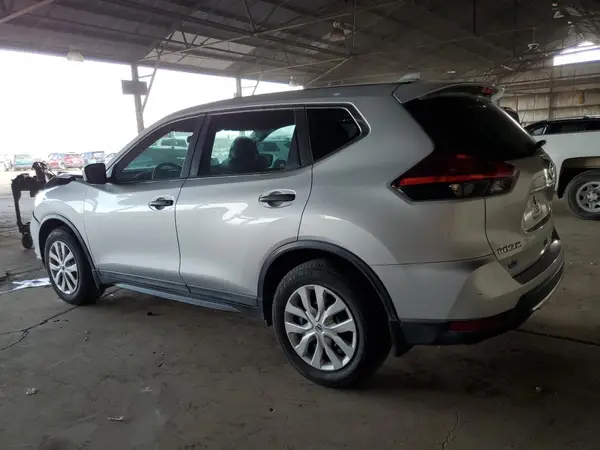 5N1AT2MT1HC867358 2017 NISSAN ROGUE - Image 2
