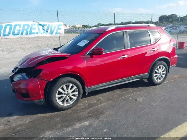 5N1AT2MT1HC875945 2017 NISSAN ROGUE - Image 2