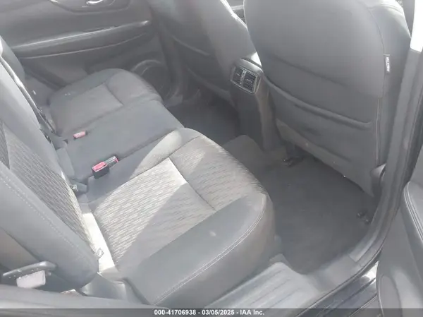 5N1AT2MT1HC877436 2017 NISSAN ROGUE - Image 8