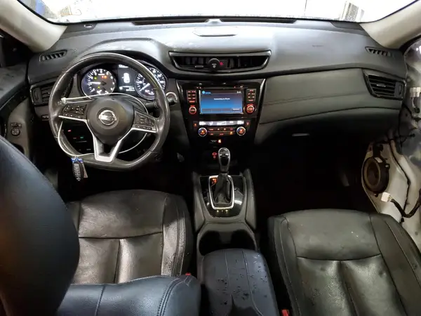 5N1AT2MT1HC877520 2017 NISSAN ROGUE - Image 8