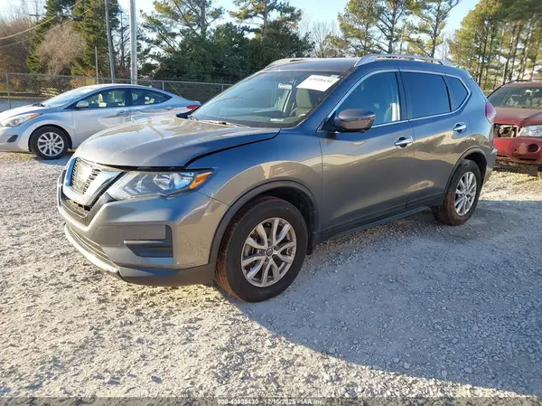 5N1AT2MT1HC879364 2017 NISSAN ROGUE - Image 2