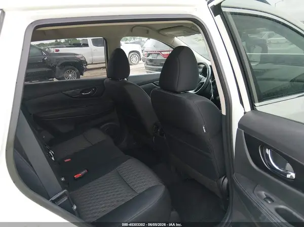 5N1AT2MT1HC881499 2017 NISSAN ROGUE - Image 8
