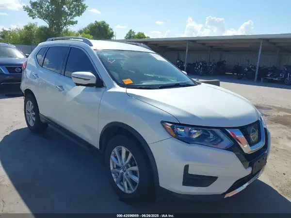 5N1AT2MT1HC882474 2017 NISSAN ROGUE - Image 1