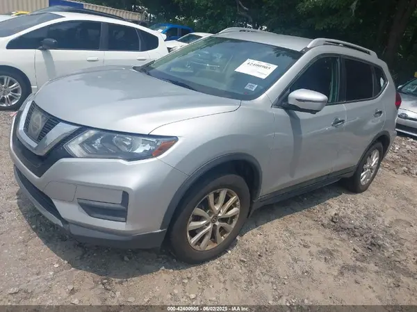 5N1AT2MT1HC885973 2017 NISSAN ROGUE - Image 2