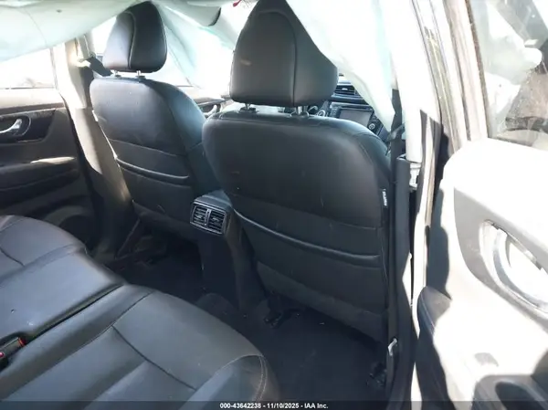 5N1AT2MT1HC887545 2017 NISSAN ROGUE - Image 8