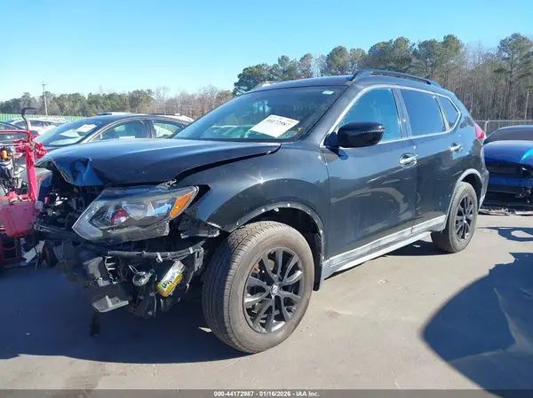 5N1AT2MT1HC896990 2017 NISSAN ROGUE - Image 2