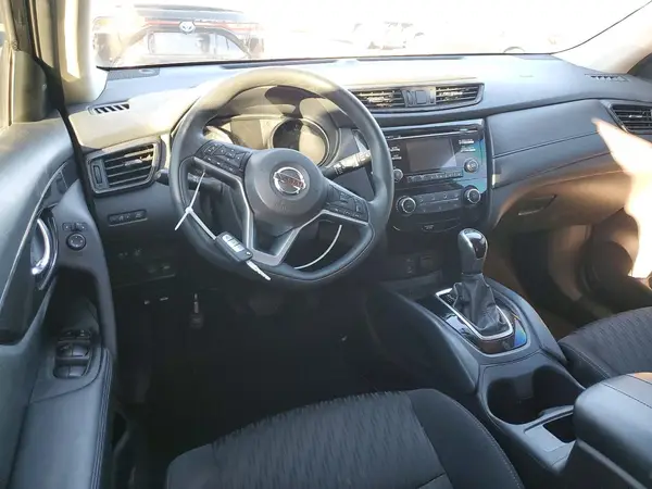 5N1AT2MT1HC897086 2017 NISSAN ROGUE - Image 8