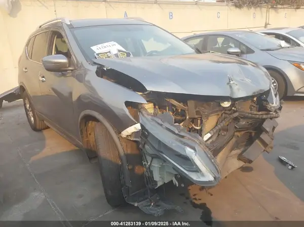 5N1AT2MT1JC714016 2018 NISSAN ROGUE - Image 1