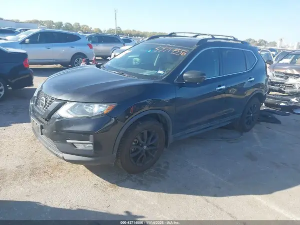 5N1AT2MT1JC725565 2018 NISSAN ROGUE - Image 2