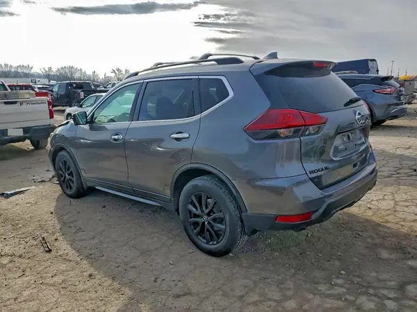 5N1AT2MT1JC740986 2018 NISSAN ROGUE - Image 2