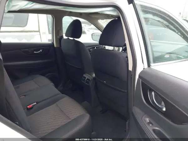 5N1AT2MT1JC746688 2018 NISSAN ROGUE - Image 8