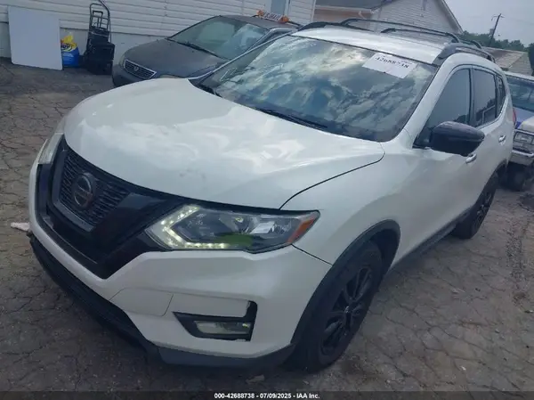 5N1AT2MT1JC748151 2018 NISSAN ROGUE - Image 2