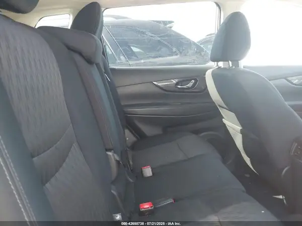 5N1AT2MT1JC748151 2018 NISSAN ROGUE - Image 8