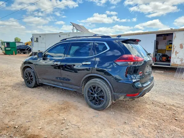 5N1AT2MT1JC748473 2018 NISSAN ROGUE - Image 2