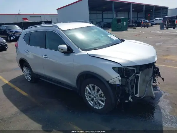 5N1AT2MT1JC765161 2018 NISSAN ROGUE - Image 1
