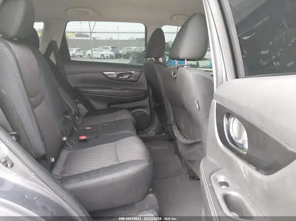 5N1AT2MT1JC765550 2018 NISSAN ROGUE - Image 8