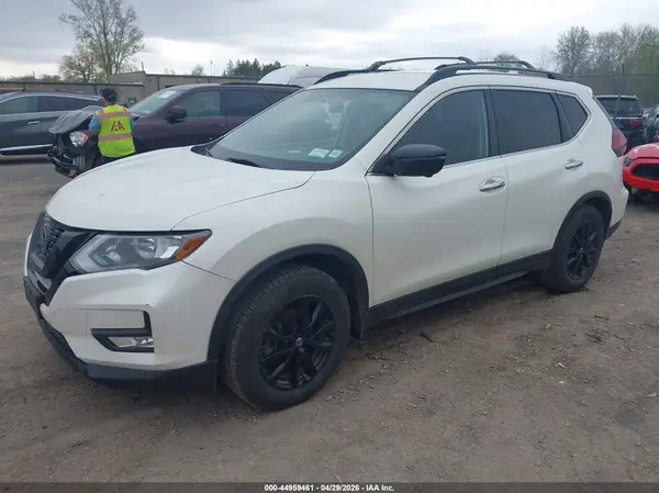 5N1AT2MT1JC767914 2018 NISSAN ROGUE - Image 2
