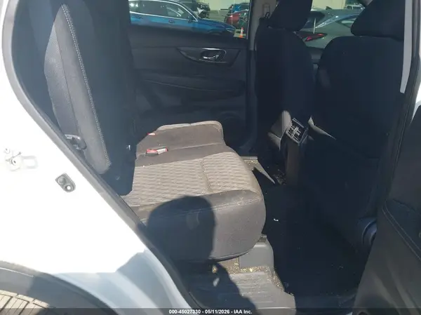 5N1AT2MT1JC772319 2018 NISSAN ROGUE - Image 8