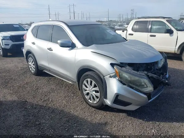 5N1AT2MT1JC773230 2018 NISSAN ROGUE - Image 1