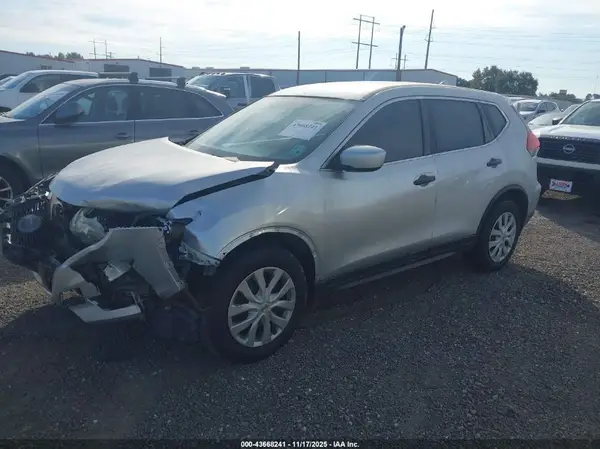 5N1AT2MT1JC773230 2018 NISSAN ROGUE - Image 2