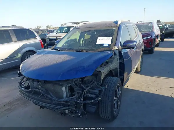 5N1AT2MT1JC787211 2018 NISSAN ROGUE - Image 2
